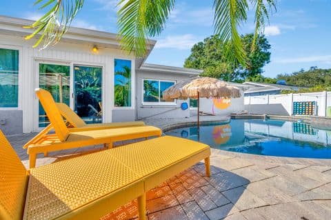 9497 122nd Way, Seminole, FL 33772