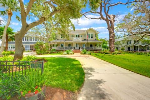 1047 Victoria Dr Dunedin FL
