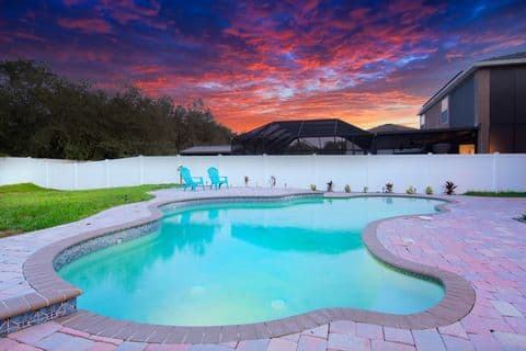 Twilight exterior, Tampa Bay listing