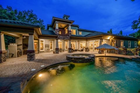 Twilight exterior, Tampa Bay listing