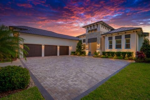 Twilight exterior, Tampa Bay listing