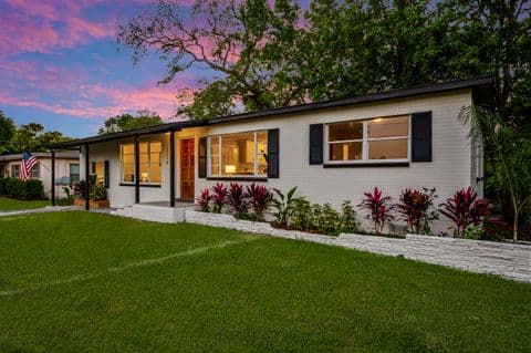 Twilight exterior, Tampa Bay listing