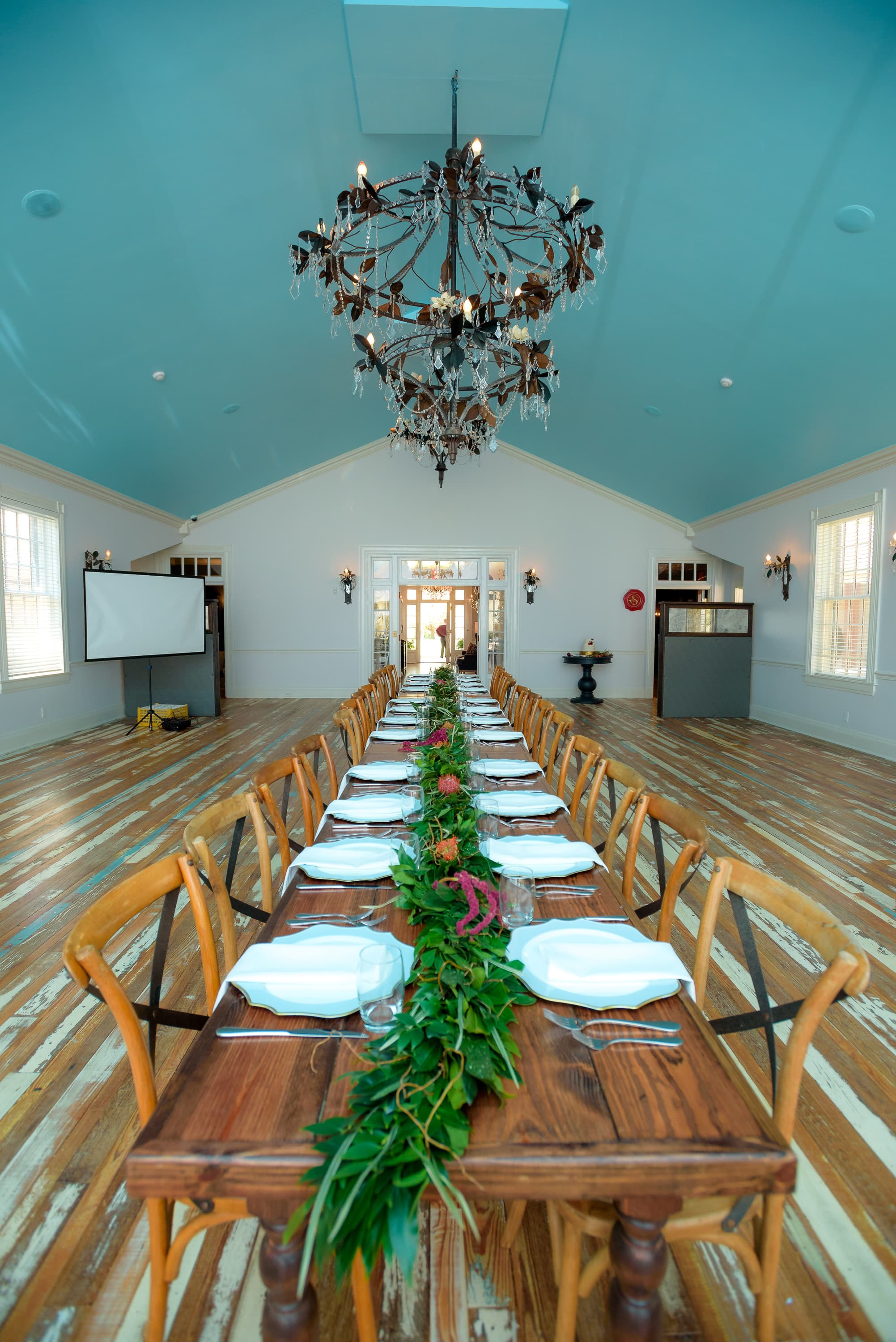 Chandelier Ballroom Wedding — photo 1 of 17