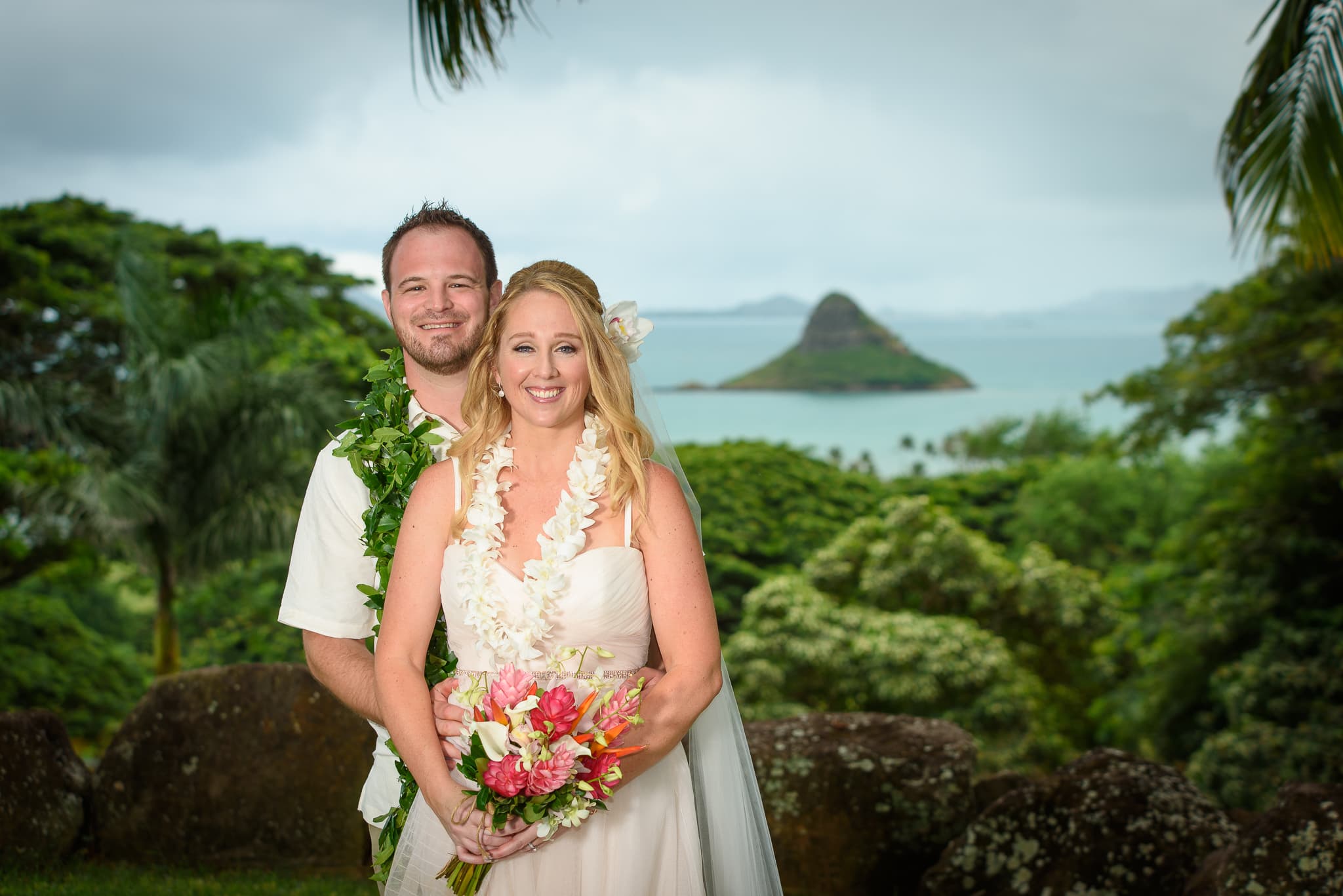 Oahu Coastline Wedding — photo 6 of 9